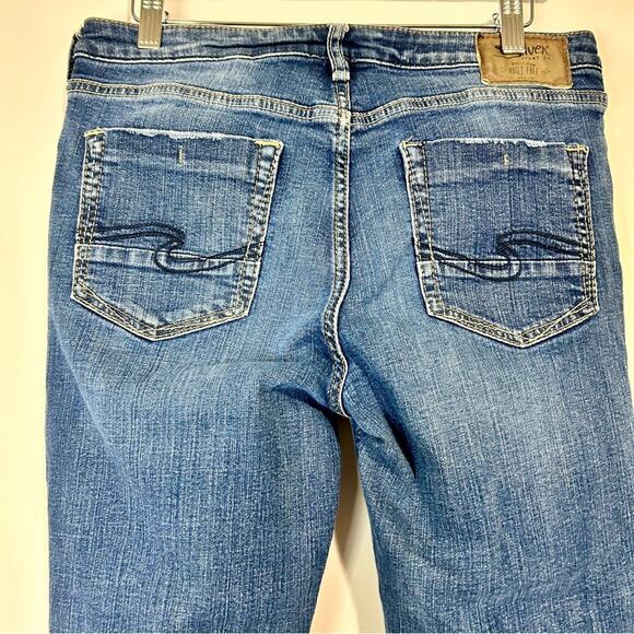 Silver Jeans Women’s Izzy Ankle Kicker Jeans Medium Blue Wash Size 29 x 26 EUC - Picture 8 of 9